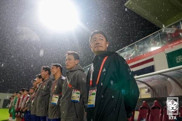 U23男足官方阵型442：：：中场依木兰同伴吴曦，锋线向余望蒯纪闻